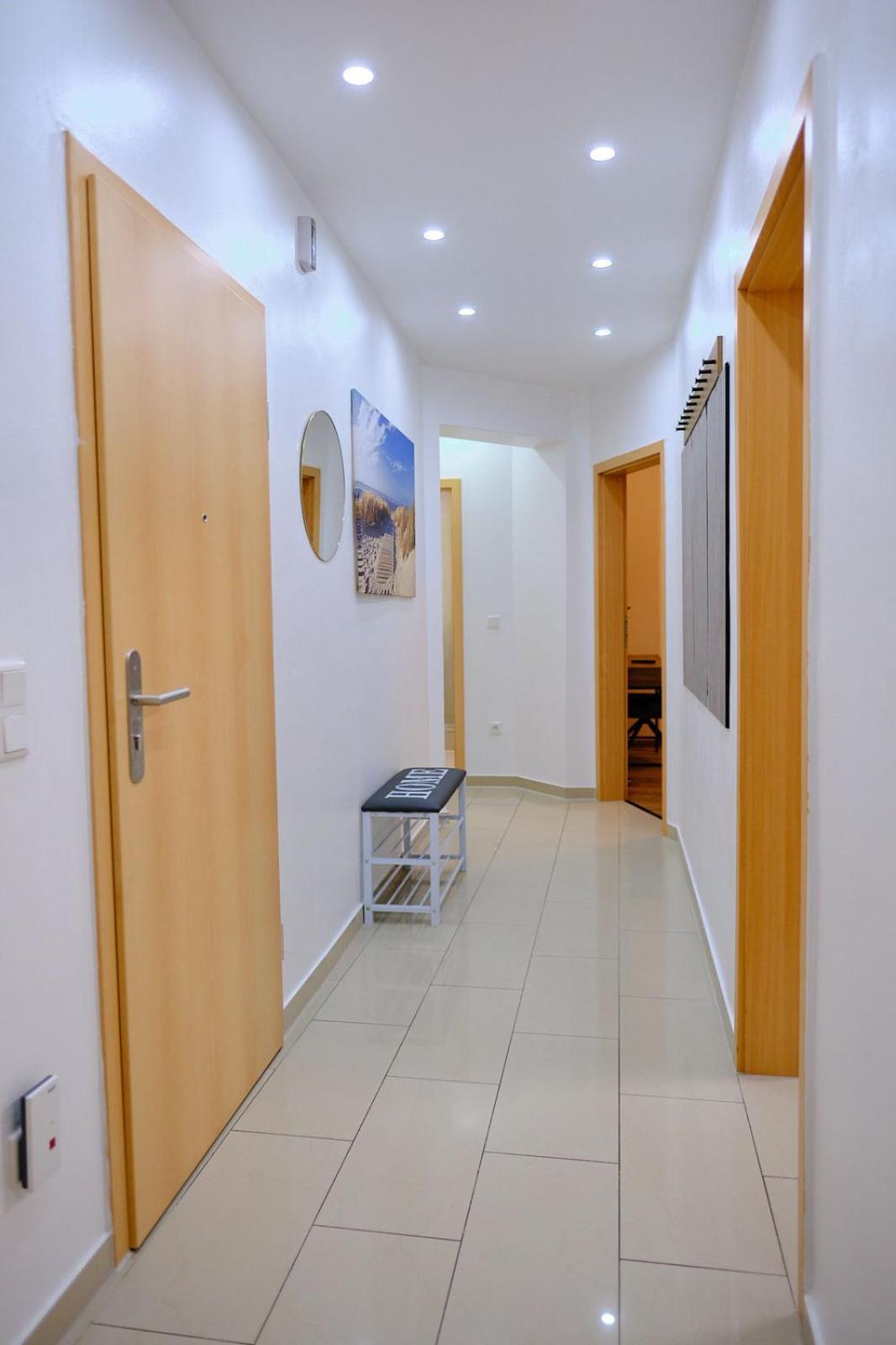 אסן Primetime Suite Fuer 8+Kueche/Wifi מראה חיצוני תמונה